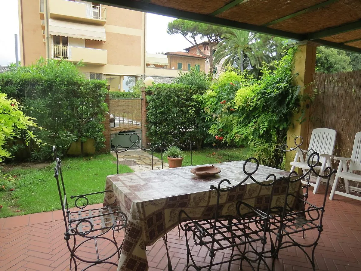Aparthotel Residence Il Corallo Pietrasanta Italy