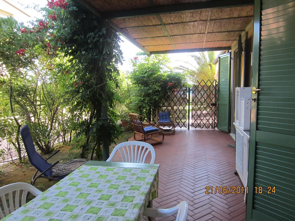 Residence Il Corallo Pietrasanta 0*,