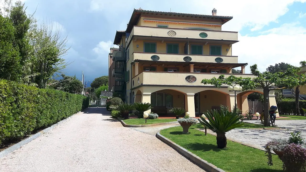 Residence Il Corallo Pietrasanta 0*,  Italy